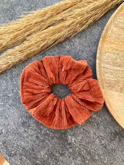 Chestnut (M) Scrunchie