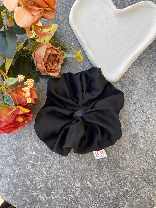 Black Swan L Scrunchie