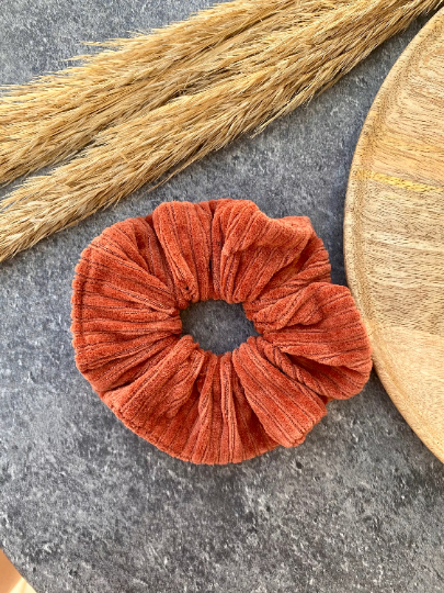 Chestnut M Scrunchie